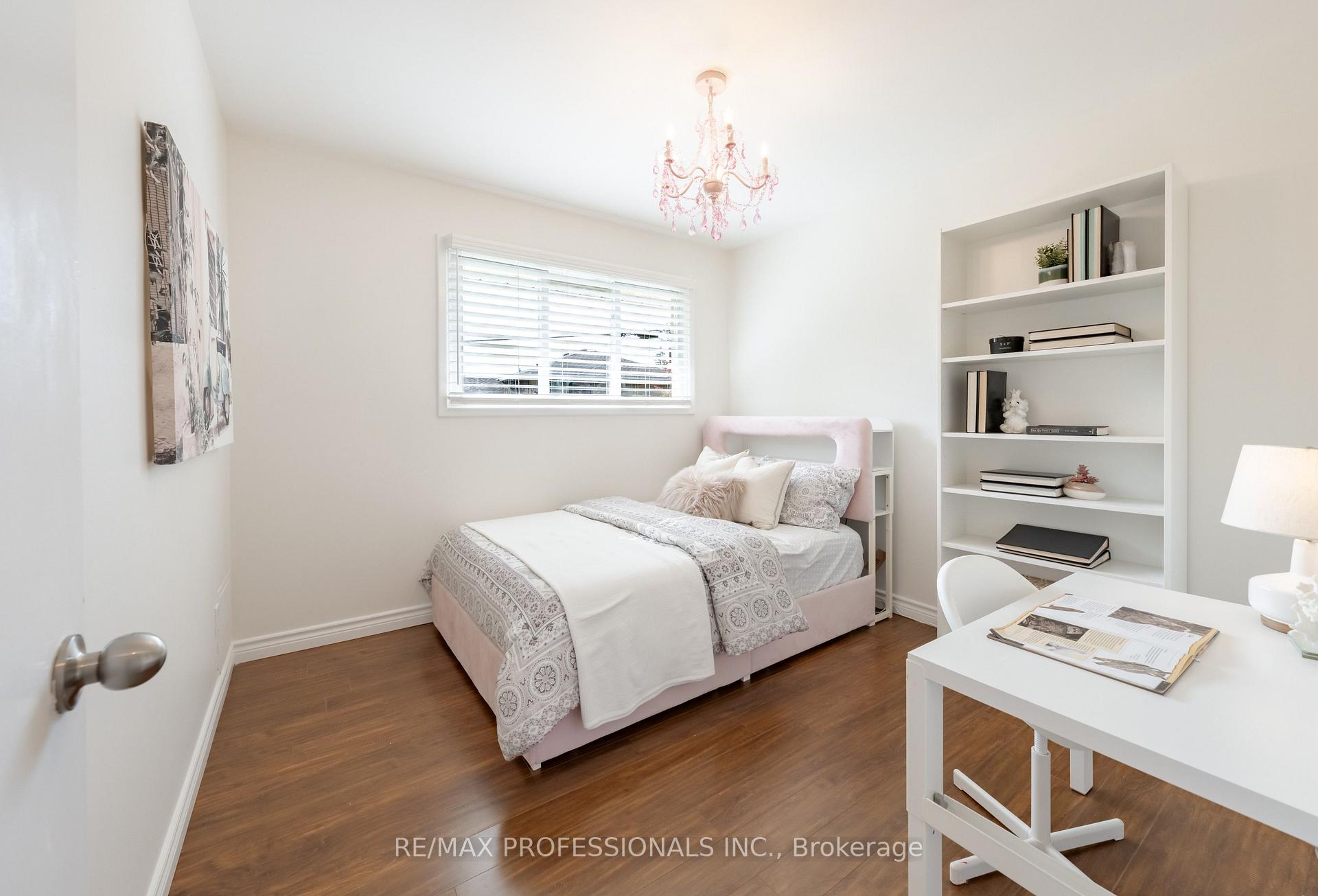 Photo 14 of 74 Crendon Drive, Etobicoke, Etobicoke West Mall — HOMEH