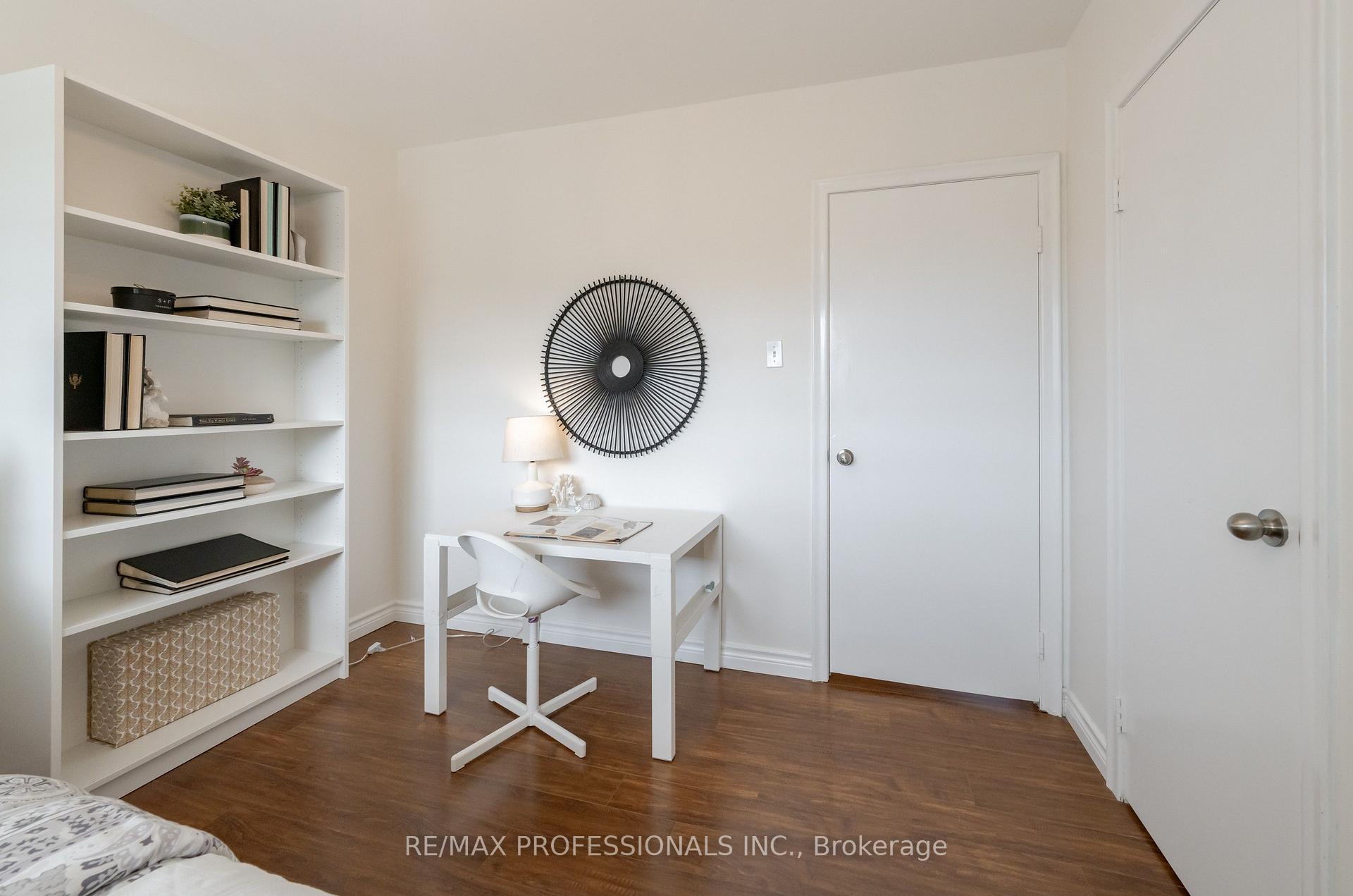 Photo 15 of 74 Crendon Drive, Etobicoke, Etobicoke West Mall — HOMEH