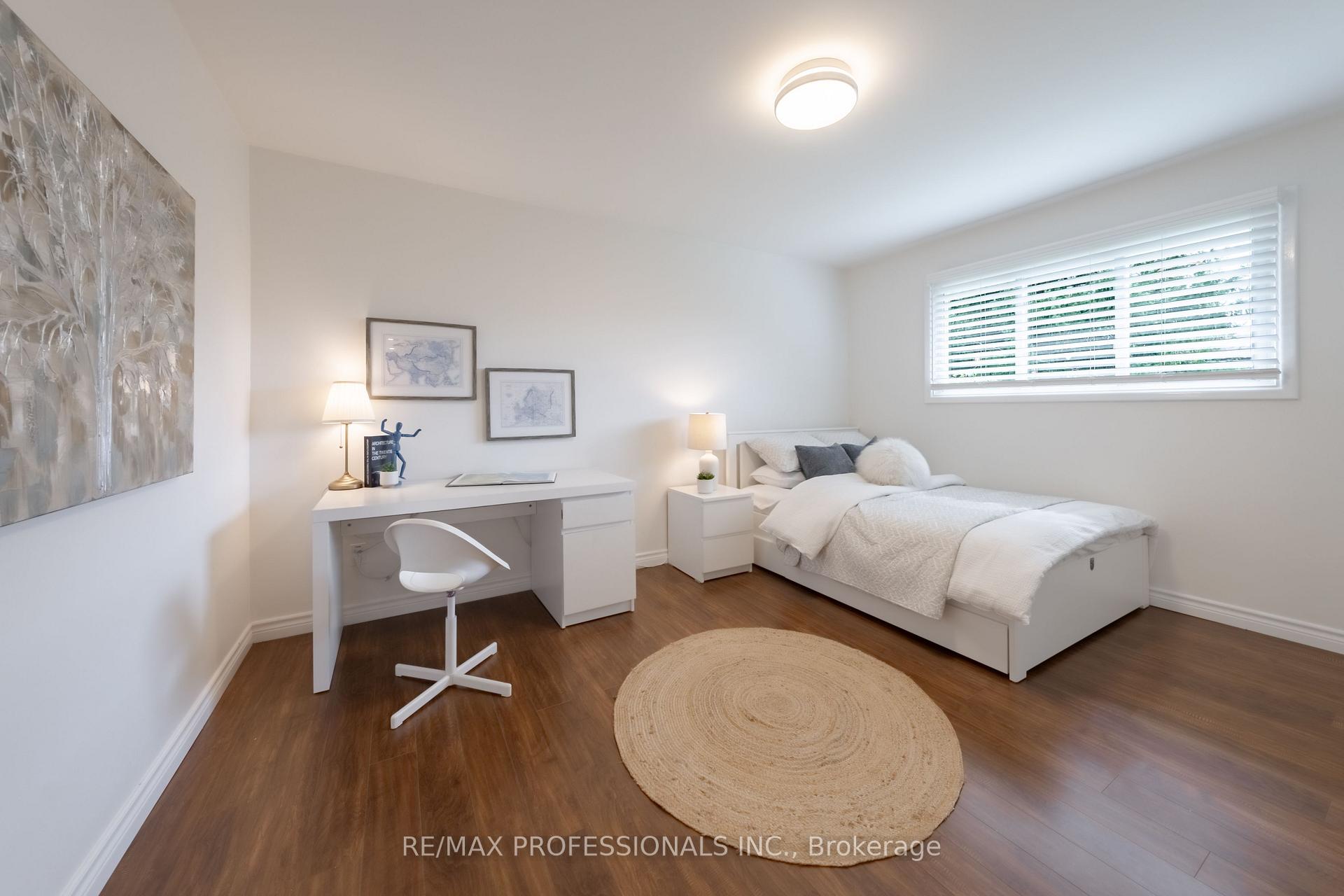 Photo 16 of 74 Crendon Drive, Etobicoke, Etobicoke West Mall — HOMEH