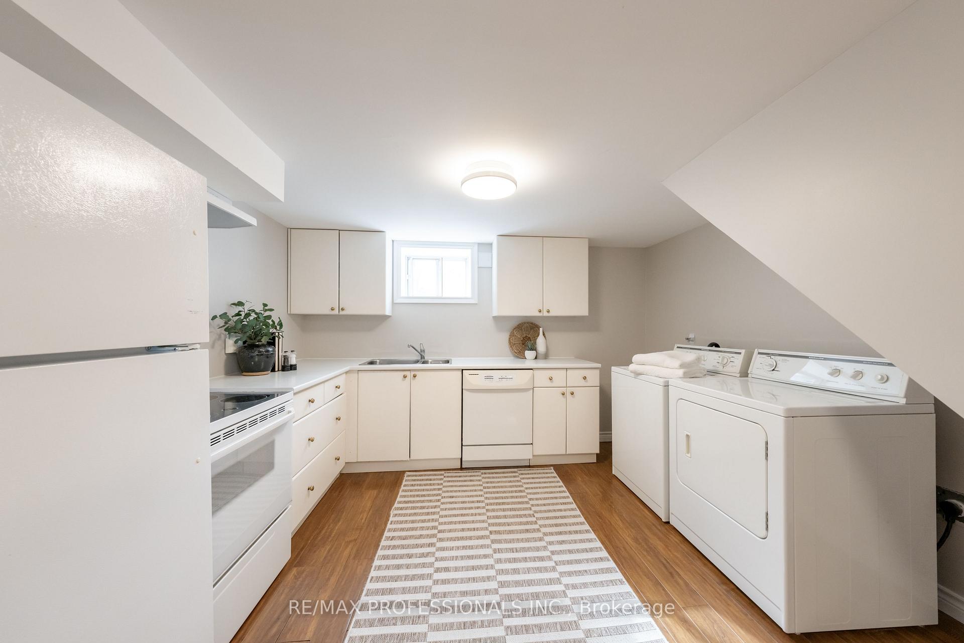 Photo 20 of 74 Crendon Drive, Etobicoke, Etobicoke West Mall — HOMEH