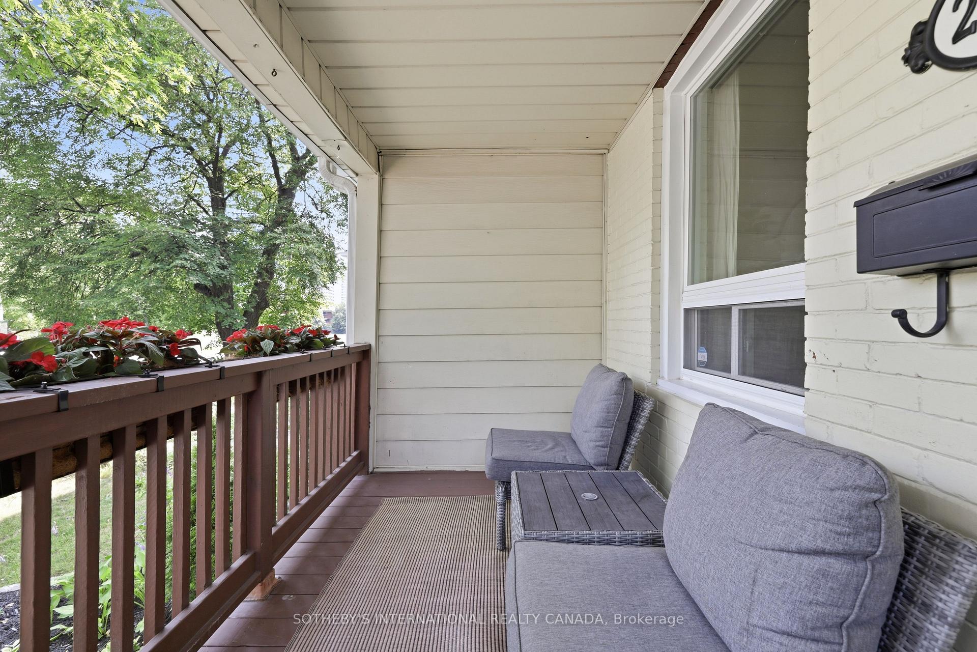 Photo 2 of 213 Oakcrest Avenue, Toronto, East End-Danforth — HOMEH