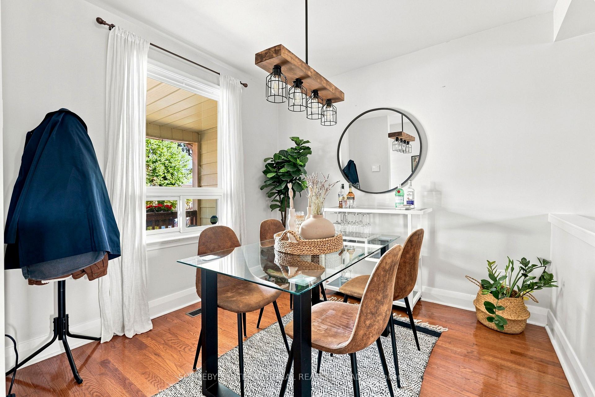 Photo 3 of 213 Oakcrest Avenue, Toronto, East End-Danforth — HOMEH