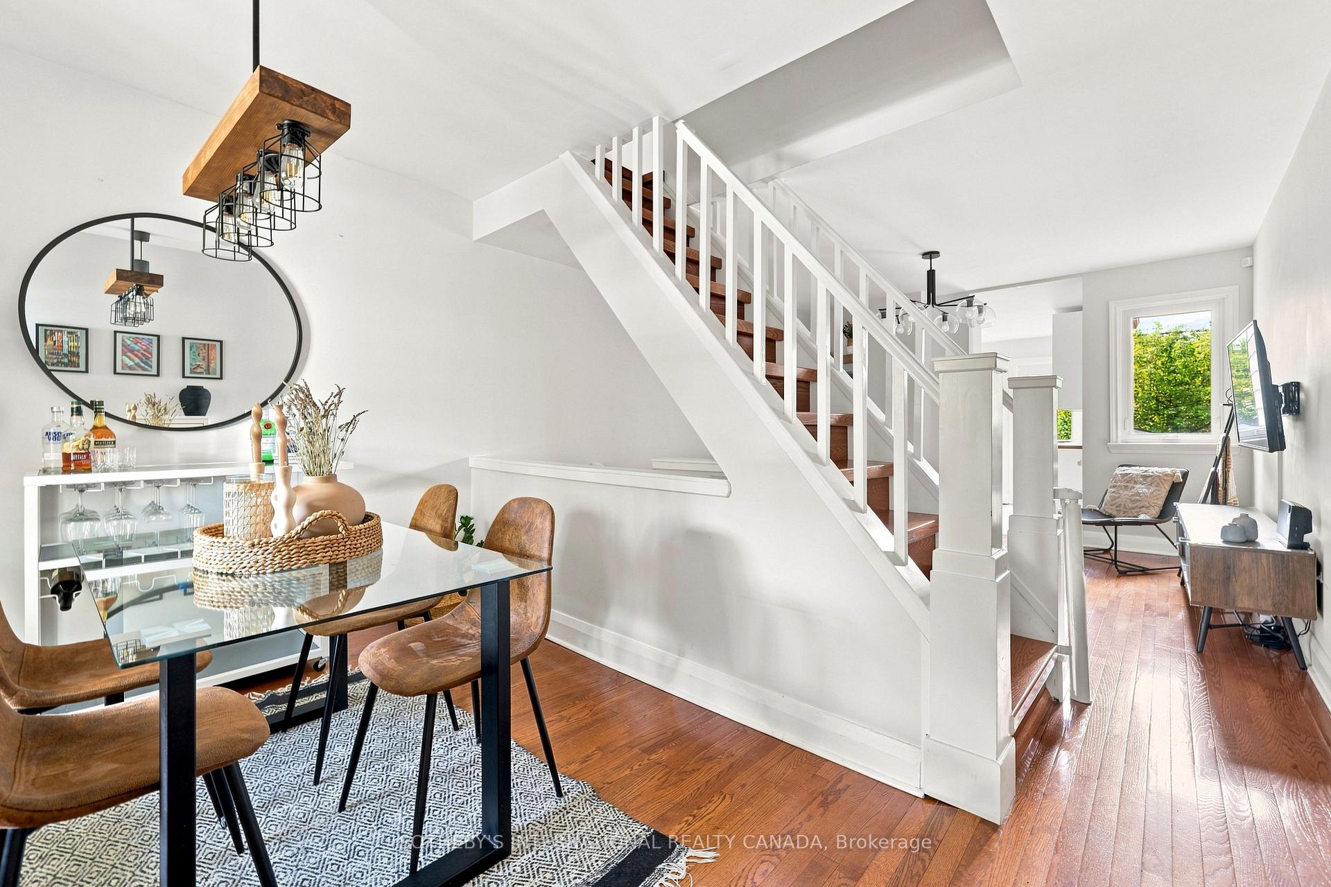 Photo 5 of 213 Oakcrest Avenue, Toronto, East End-Danforth — HOMEH