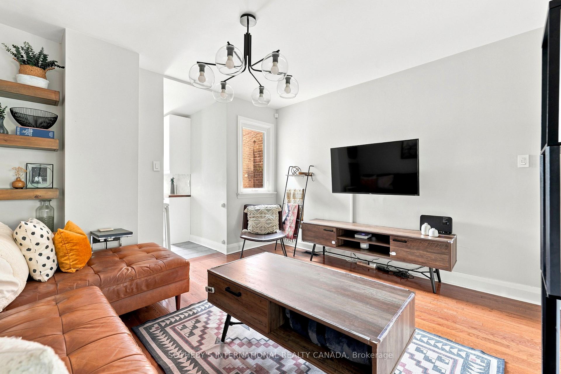 Photo 11 of 213 Oakcrest Avenue, Toronto, East End-Danforth — HOMEH