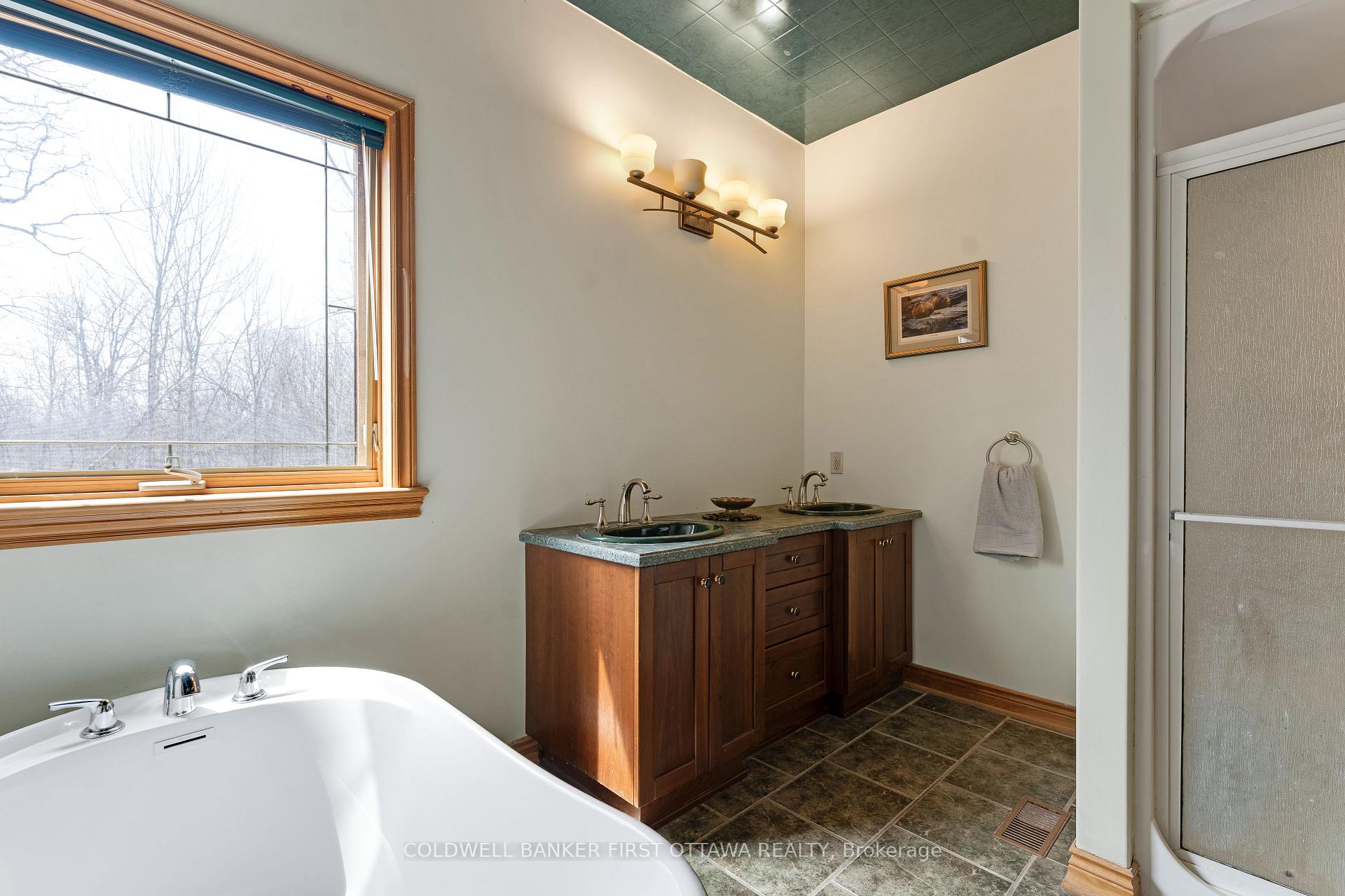 Photo 19 of 399 Grady Road E, Rideau Lakes, Rideau Lakes (North Crosby) Twp — HOMEH