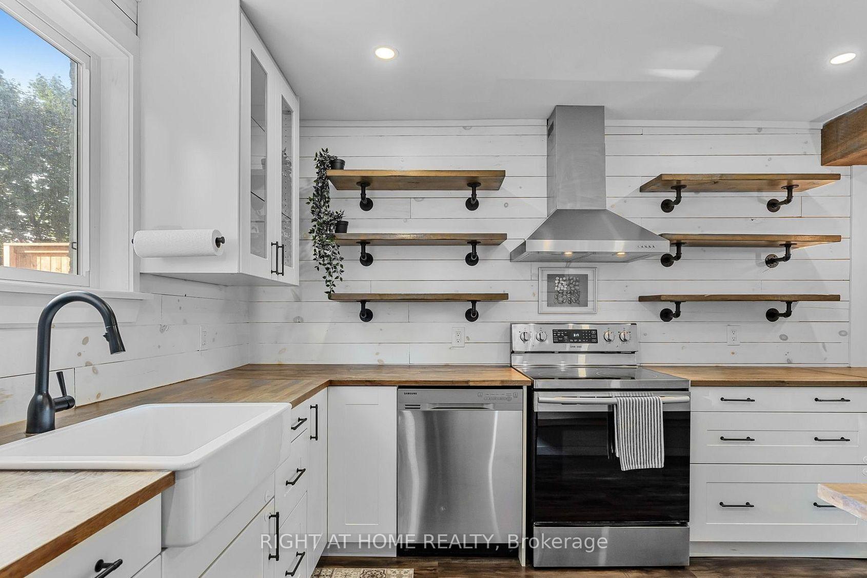 Photo 4 of 110 Cameron Avenue N, Hamilton, Homeside — HOMEH