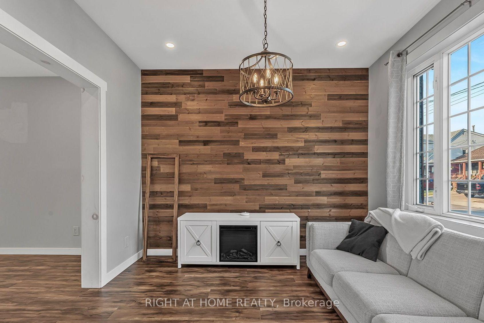 Photo 9 of 110 Cameron Avenue N, Hamilton, Homeside — HOMEH