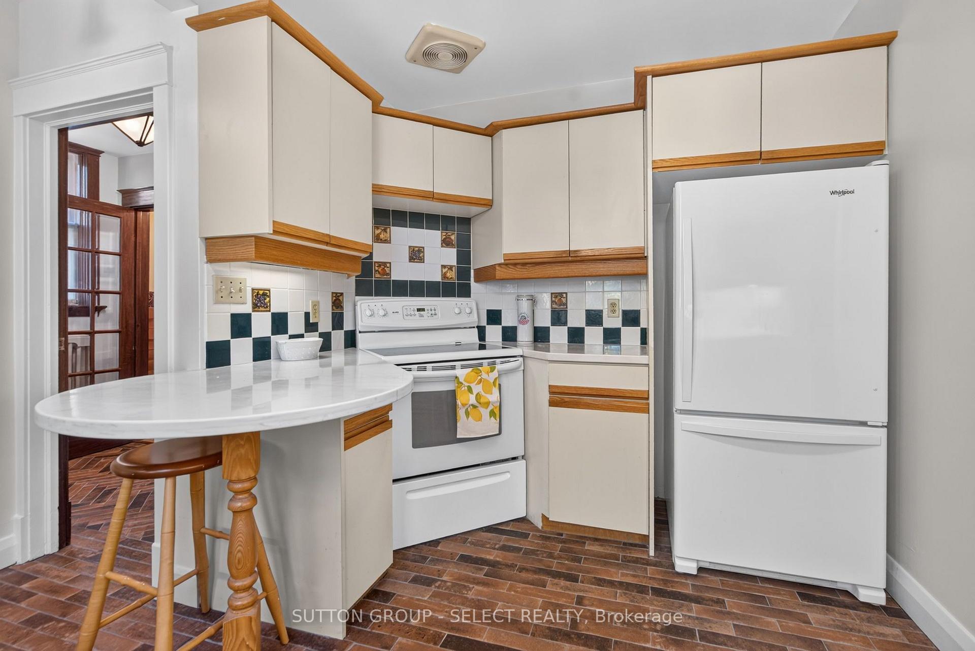 Photo 15 of 427 Wortley Road, London, South G — HOMEH