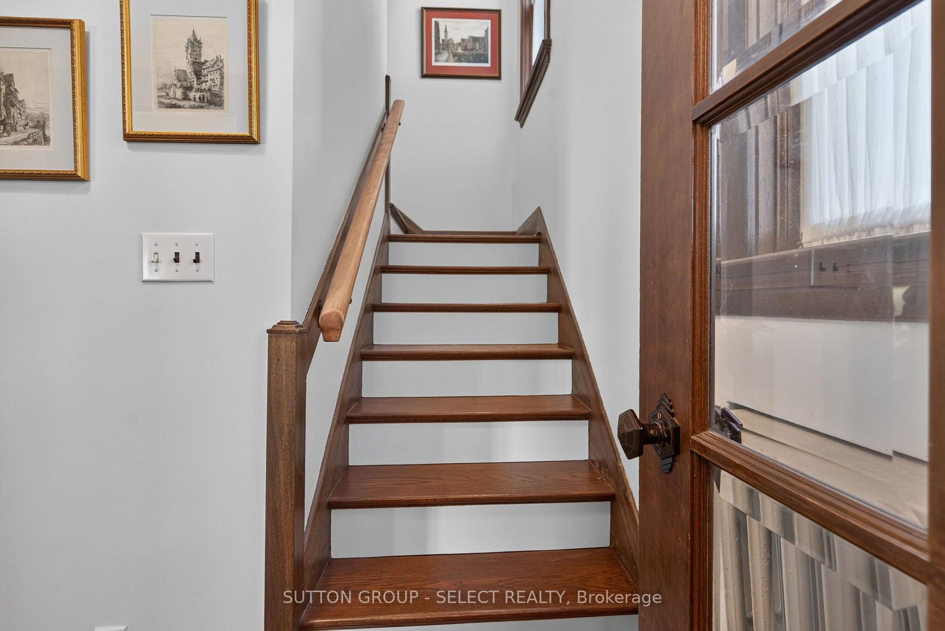 Photo 17 of 427 Wortley Road, London, South G — HOMEH