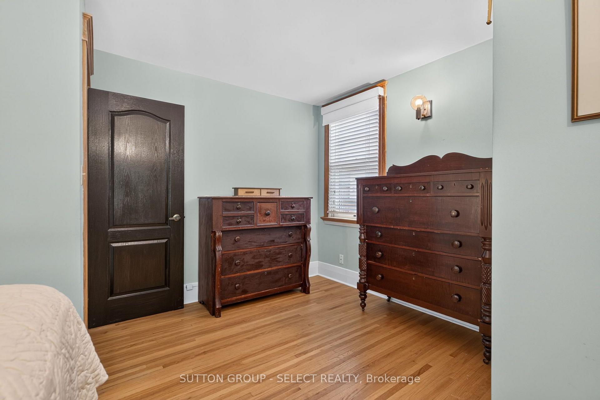 Photo 29 of 427 Wortley Road, London, South G — HOMEH
