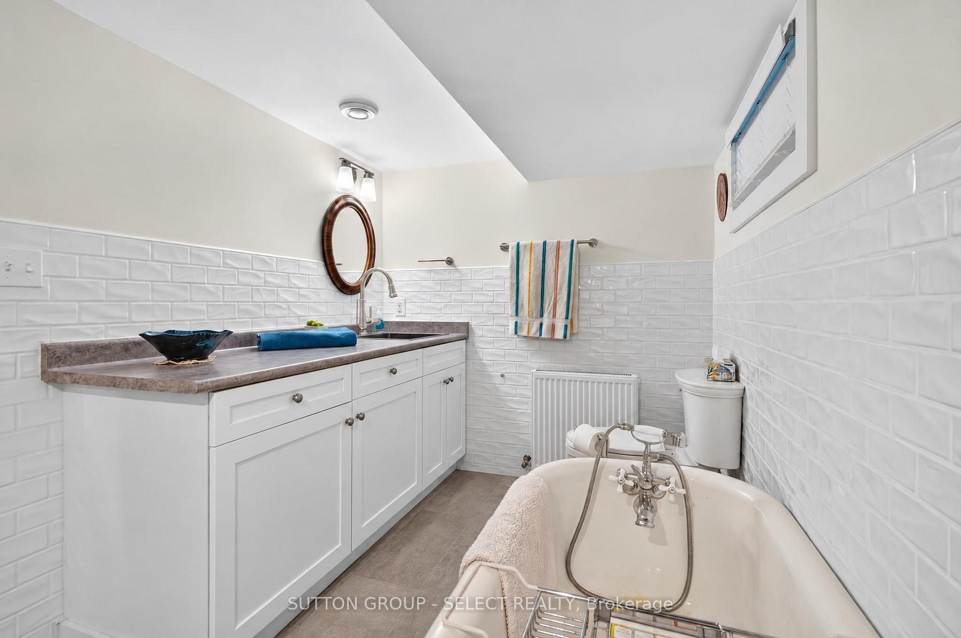 Photo 31 of 427 Wortley Road, London, South G — HOMEH