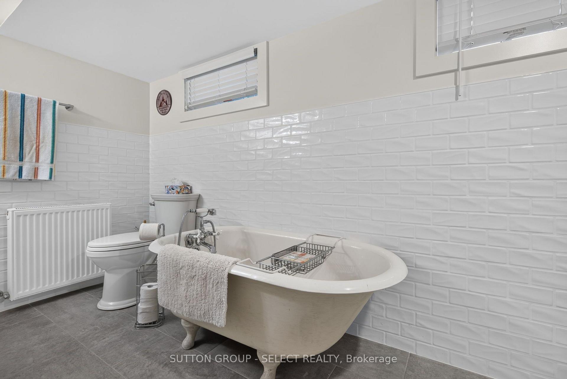 Photo 34 of 427 Wortley Road, London, South G — HOMEH