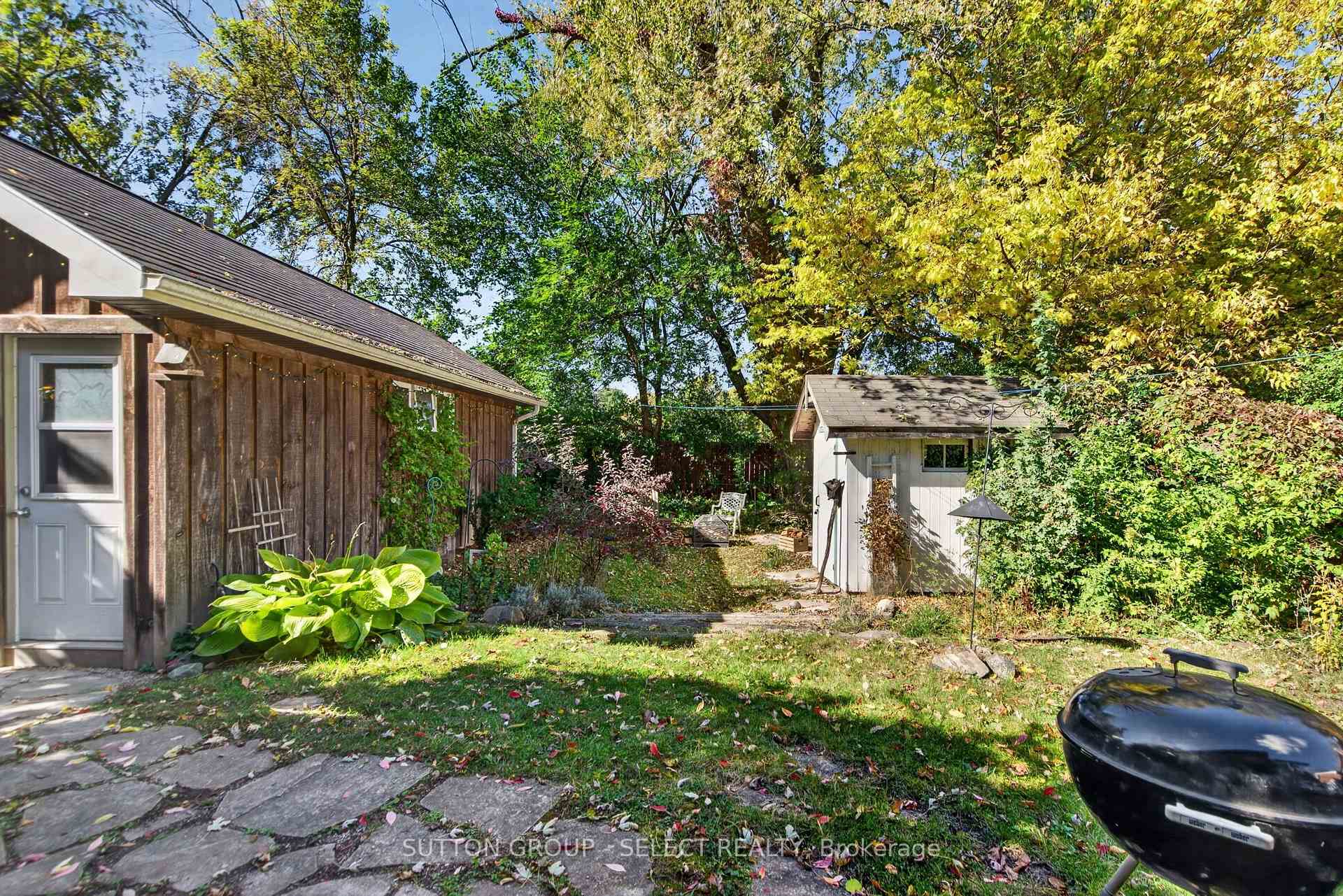 Photo 38 of 427 Wortley Road, London, South G — HOMEH