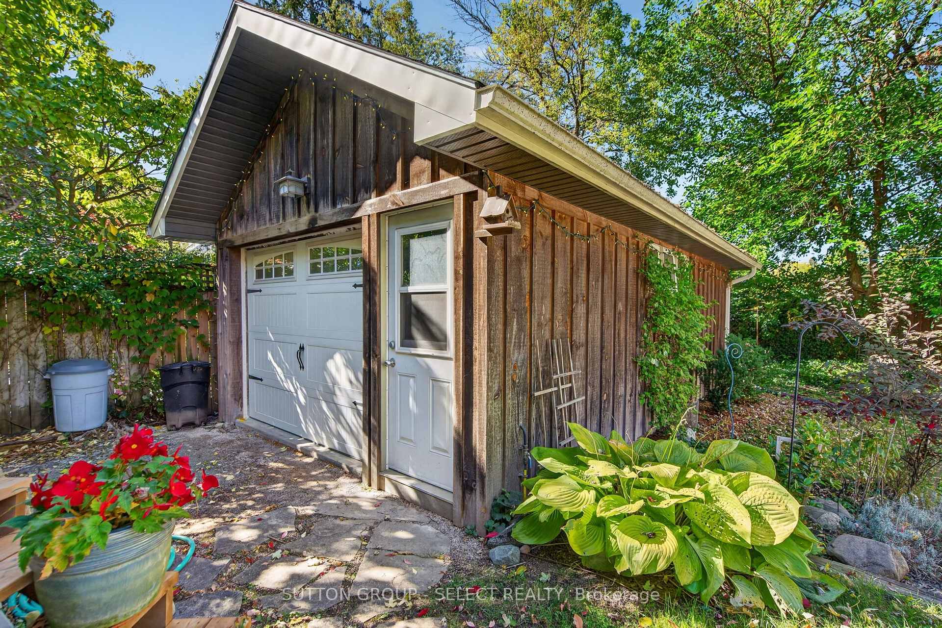 Photo 41 of 427 Wortley Road, London, South G — HOMEH