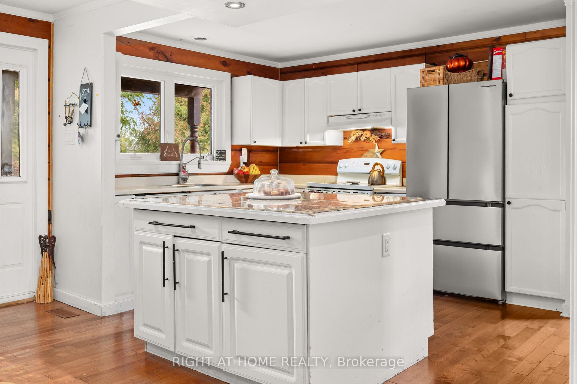 Photo 15 of 78 Hillside Drive, Kawartha Lakes, Mariposa — HOMEH