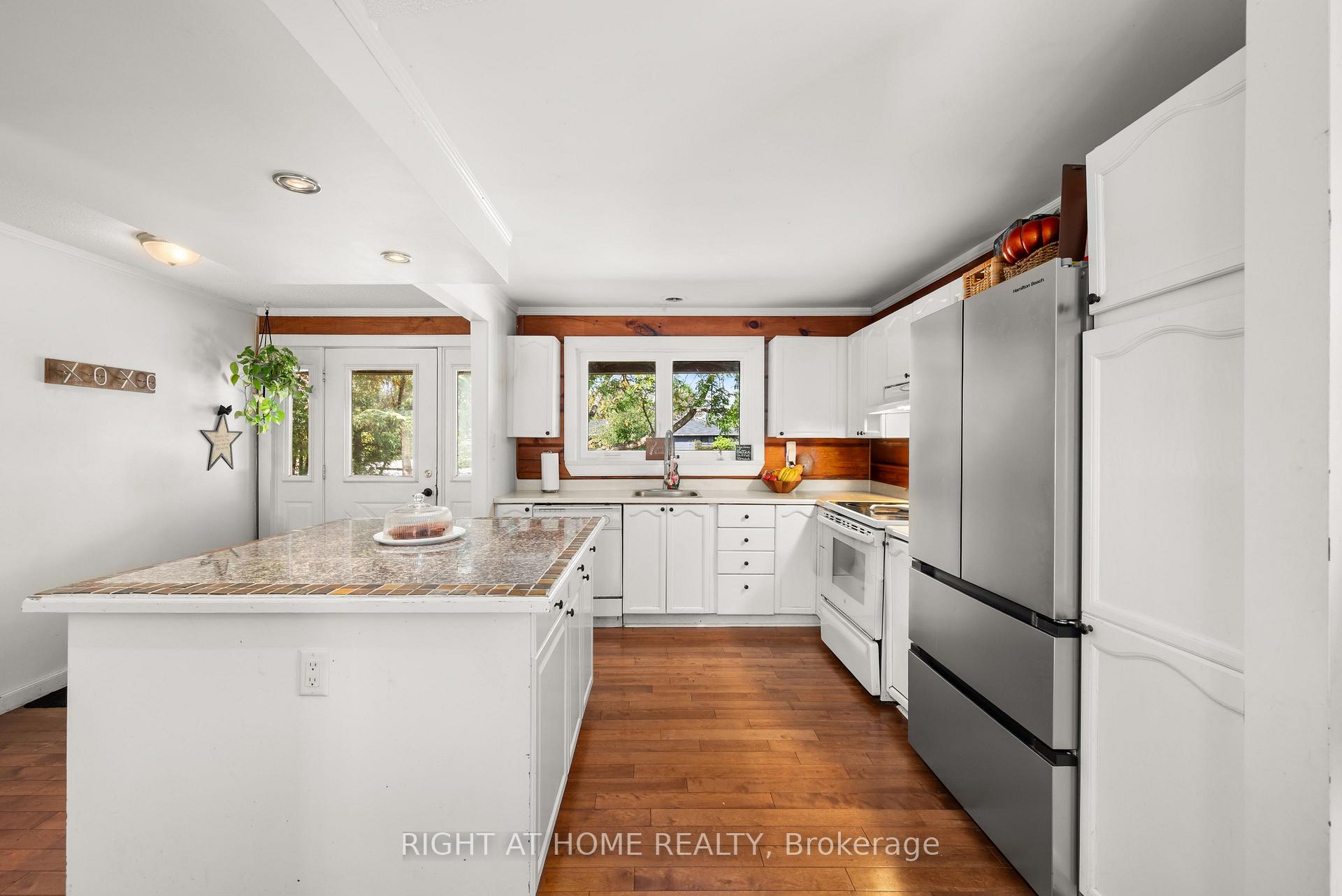 Photo 17 of 78 Hillside Drive, Kawartha Lakes, Mariposa — HOMEH