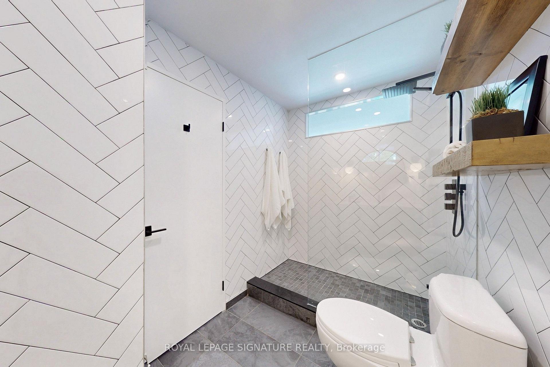 Photo 32 of Unit 231, 901 Queen Street W, Toronto, Niagara — HOMEH
