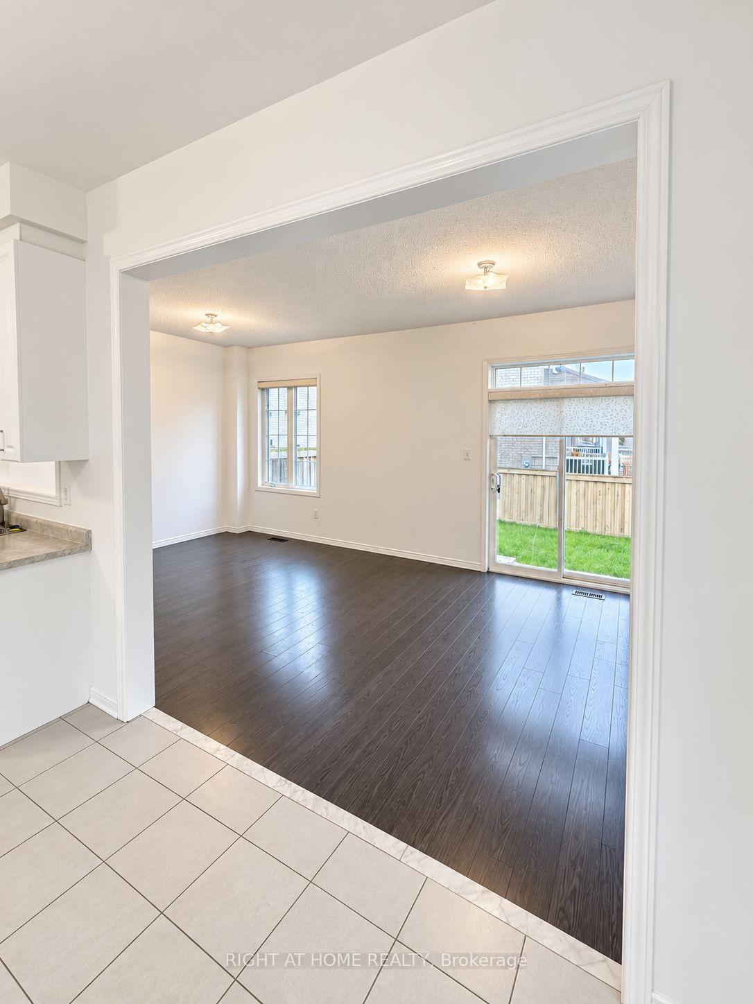 Photo 6 of 1260 Mccron Crescent, Newmarket, Stonehaven-Wyndham — HOMEH