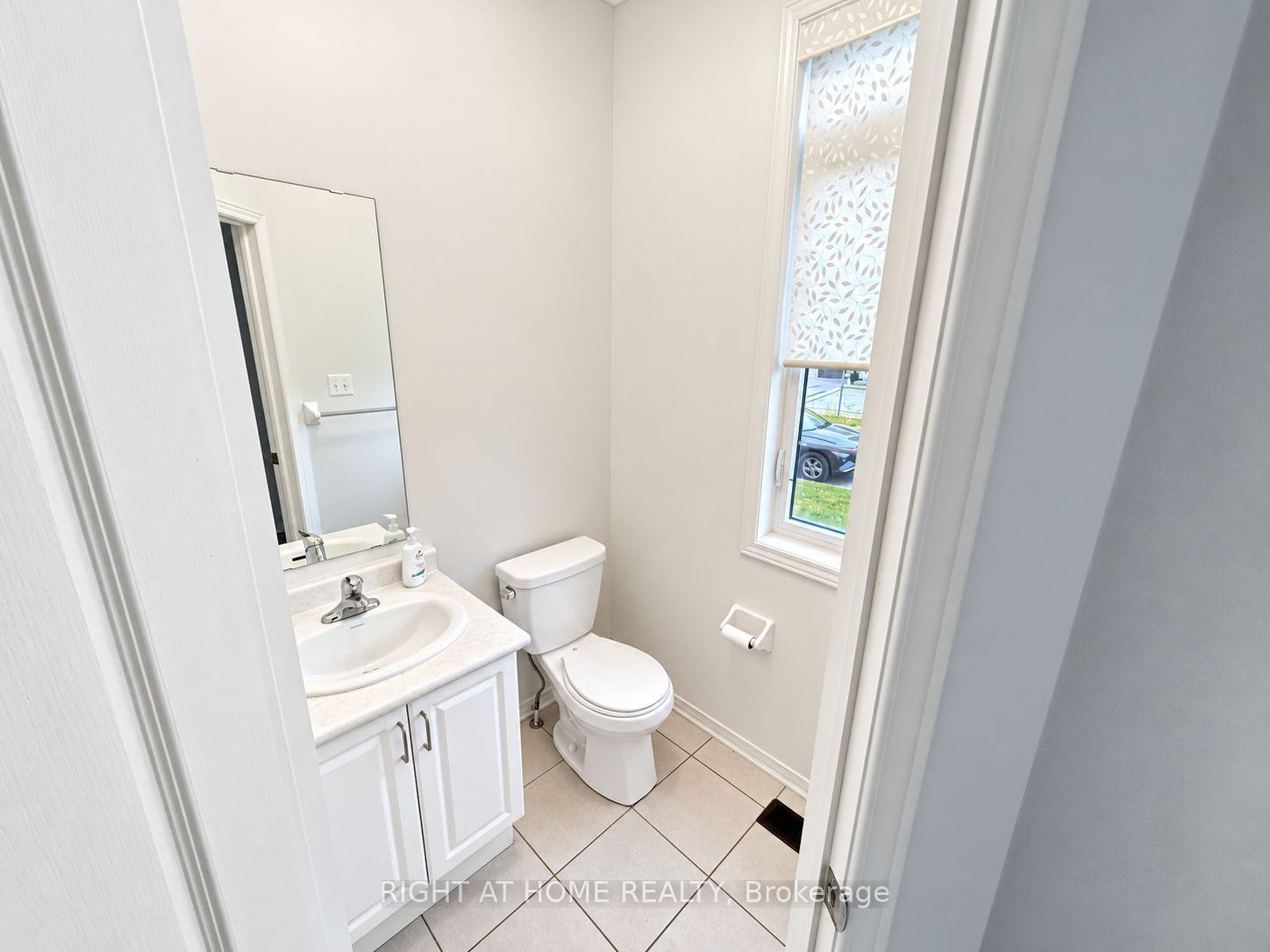 Photo 8 of 1260 Mccron Crescent, Newmarket, Stonehaven-Wyndham — HOMEH