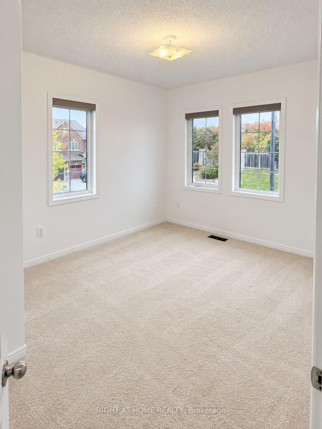 Photo 14 of 1260 Mccron Crescent, Newmarket, Stonehaven-Wyndham — HOMEH