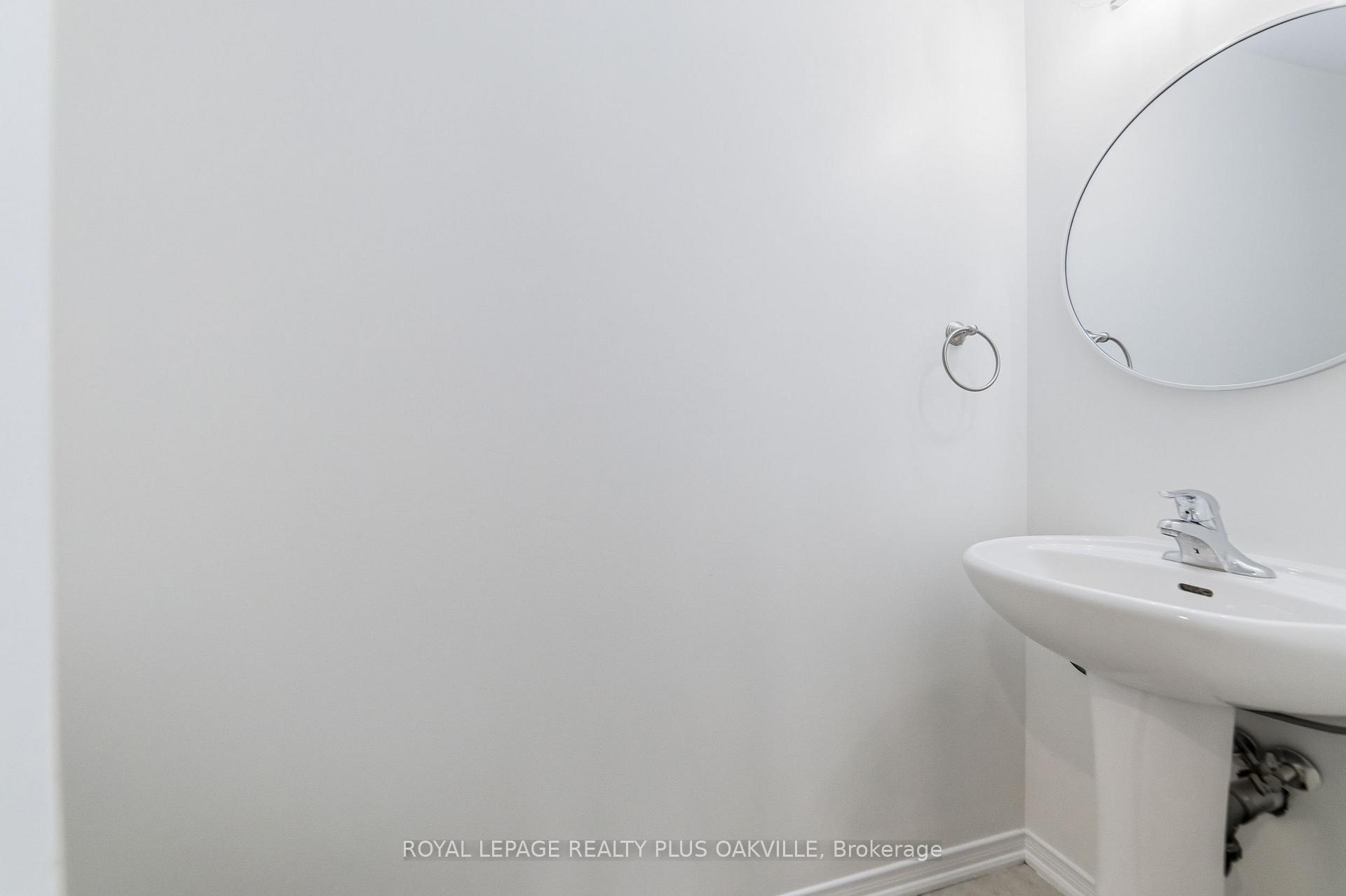 Photo 13 of Unit 6, 2464 Post Road, Oakville, River Oaks — HOMEH