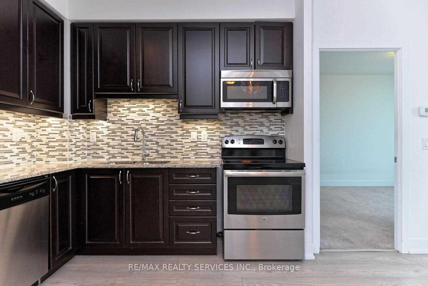 Photo 14 of Unit PH03, 1215 Bayly Street, Pickering, Bay Ridges — HOMEH
