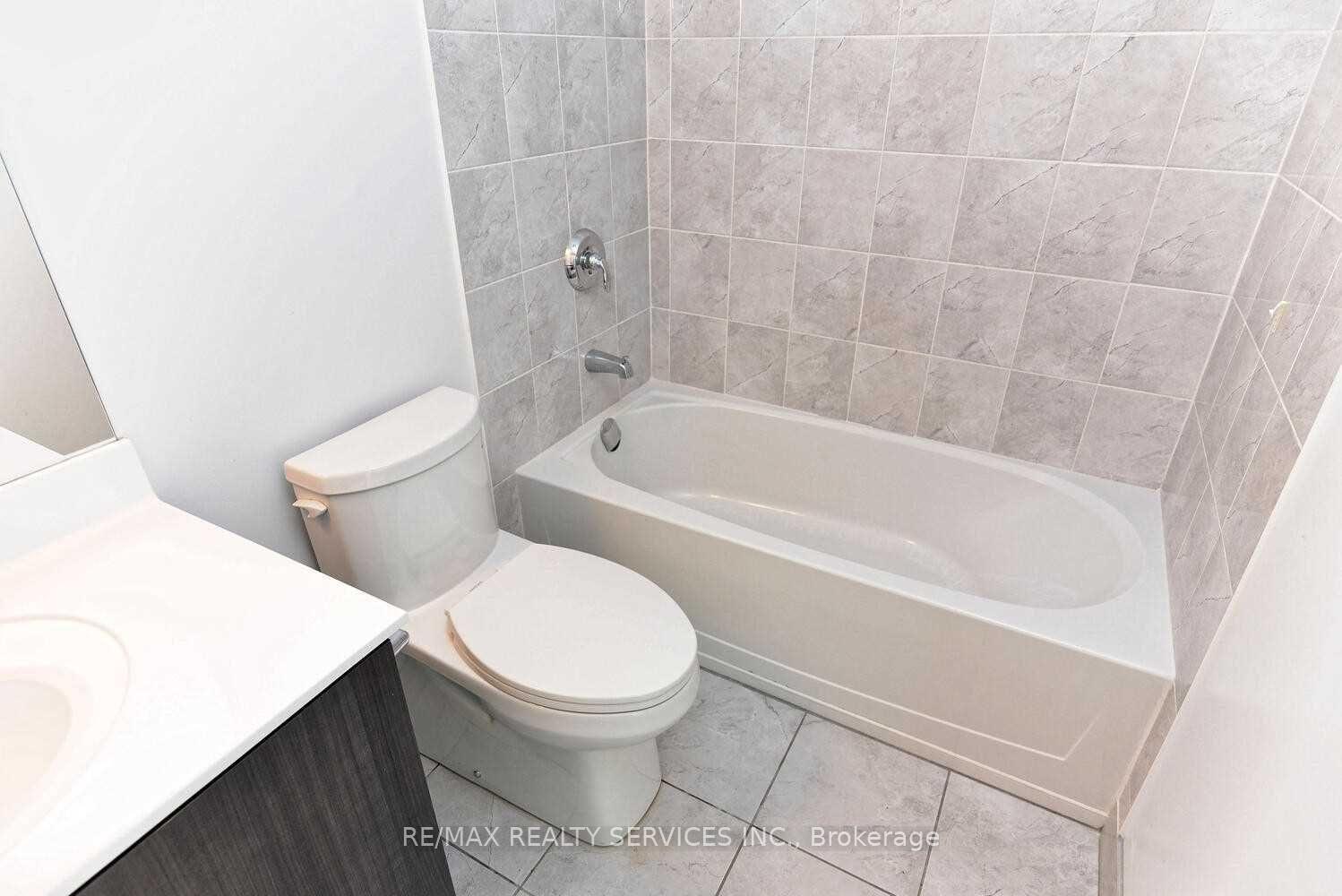Photo 24 of Unit PH03, 1215 Bayly Street, Pickering, Bay Ridges — HOMEH