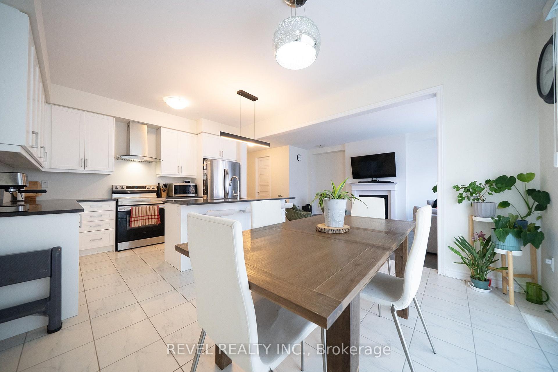 Photo 11 of 64 Holder Drive, Brantford, Empire South — HOMEH