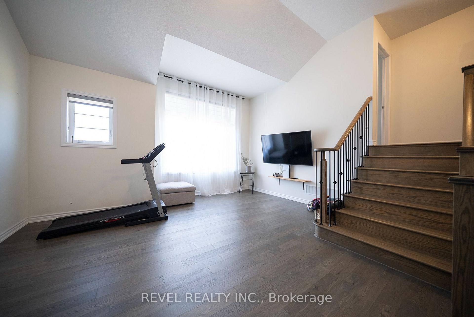 Photo 13 of 64 Holder Drive, Brantford, Empire South — HOMEH