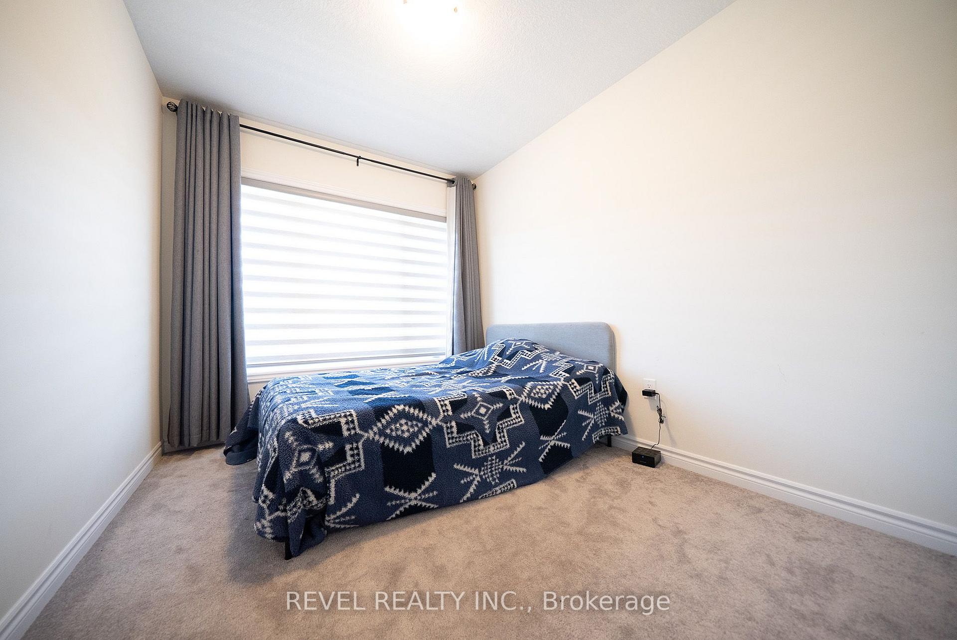 Photo 15 of 64 Holder Drive, Brantford, Empire South — HOMEH
