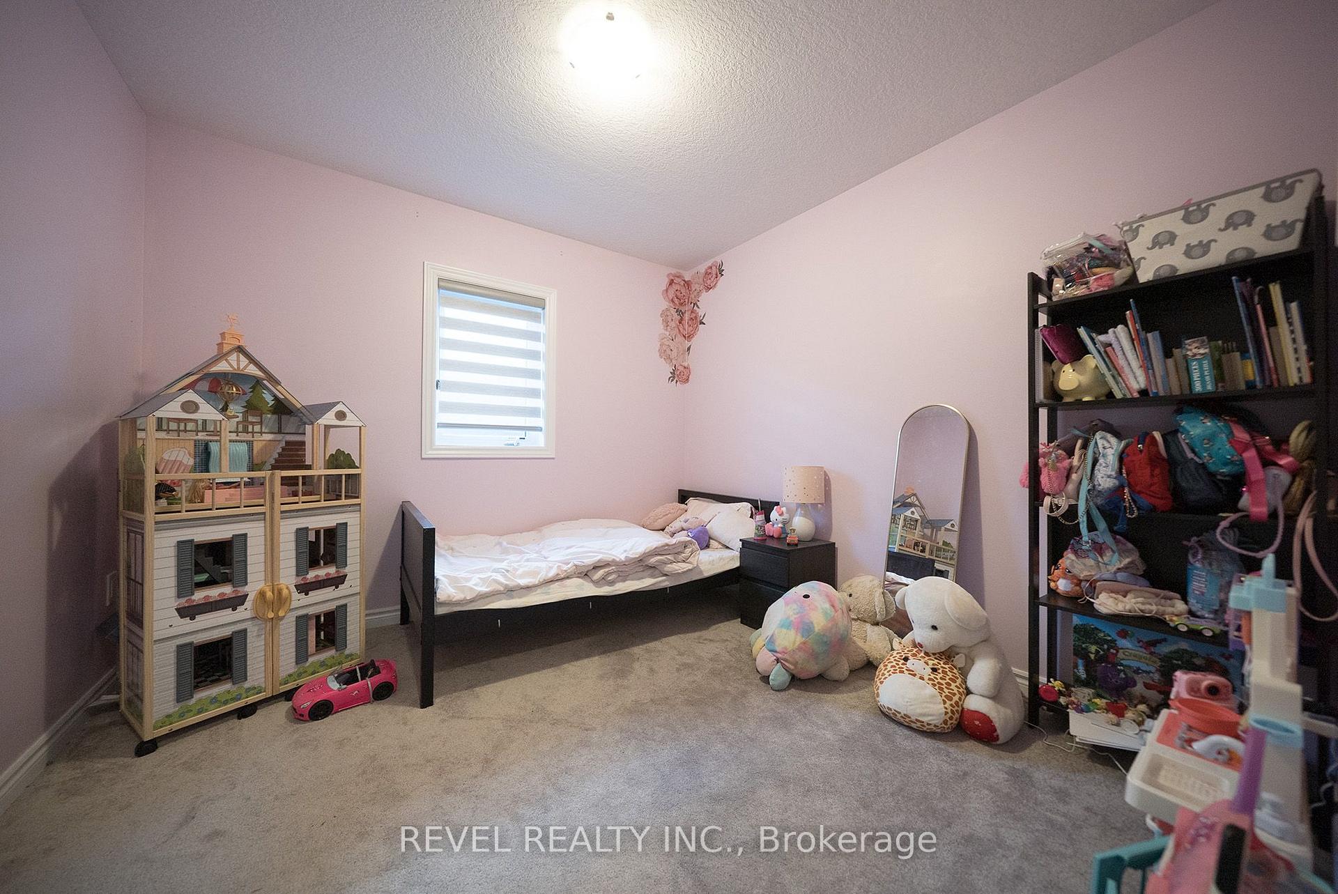 Photo 20 of 64 Holder Drive, Brantford, Empire South — HOMEH