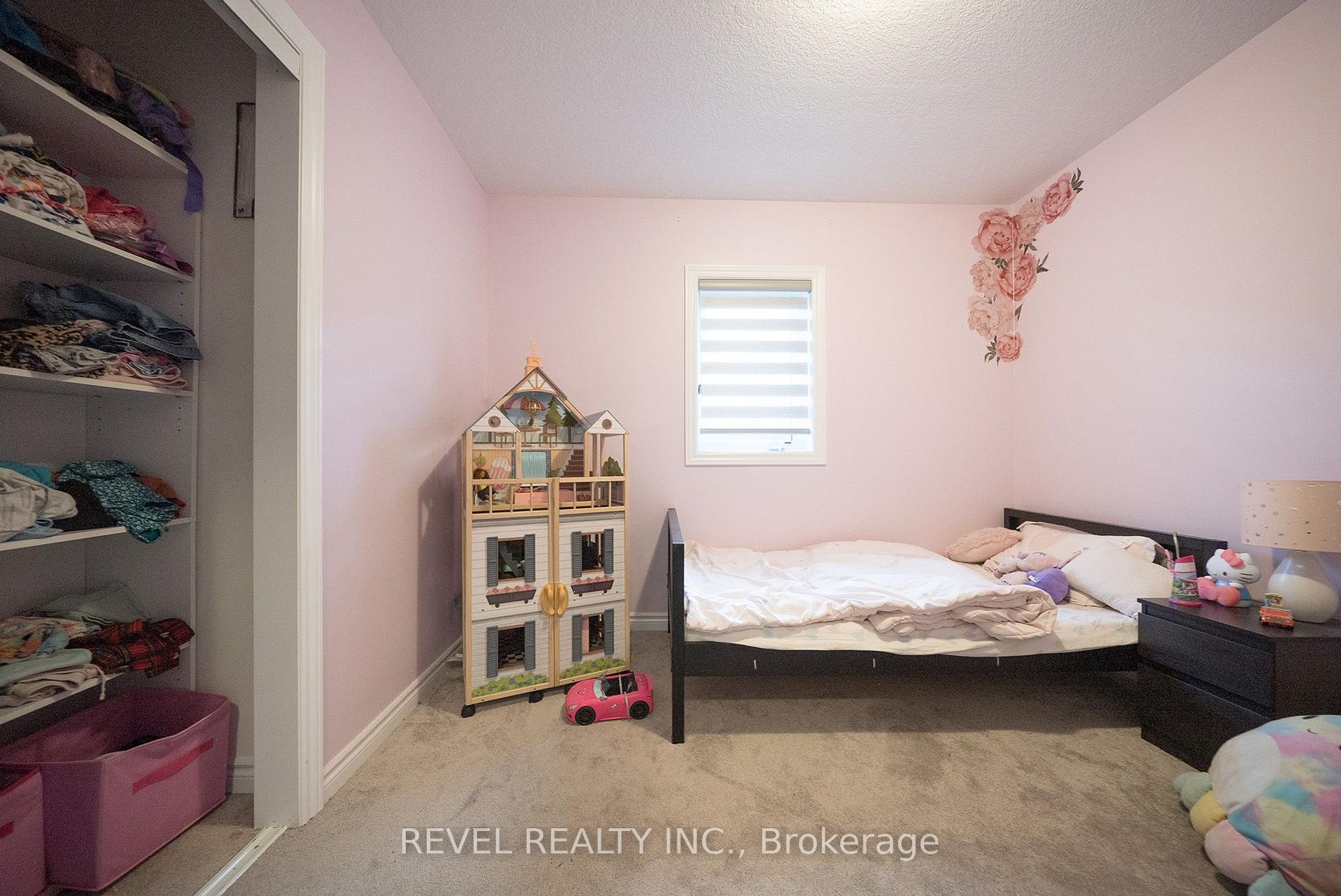 Photo 21 of 64 Holder Drive, Brantford, Empire South — HOMEH