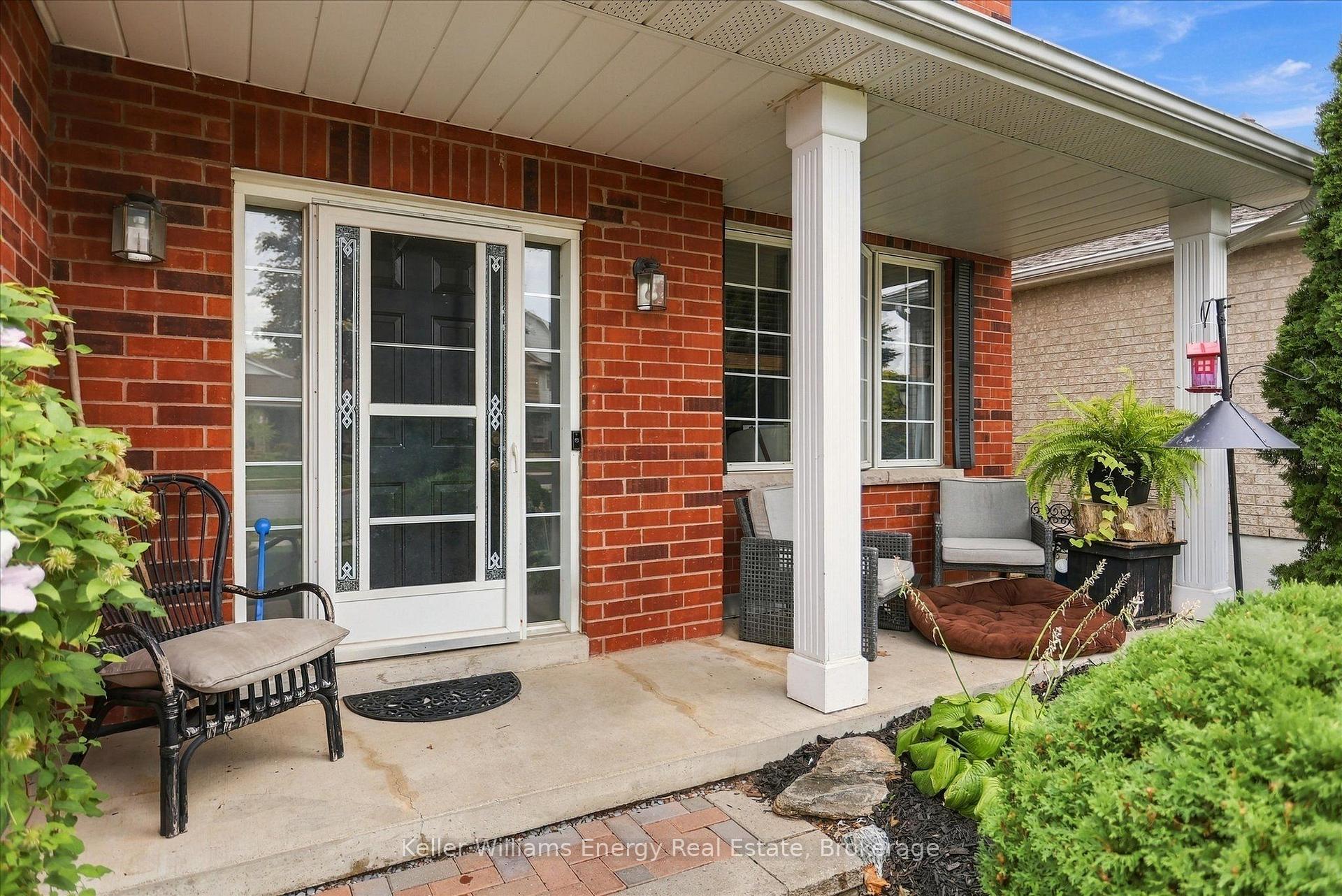 Photo 5 of 89 Robert Adams Drive, Clarington, Courtice — HOMEH
