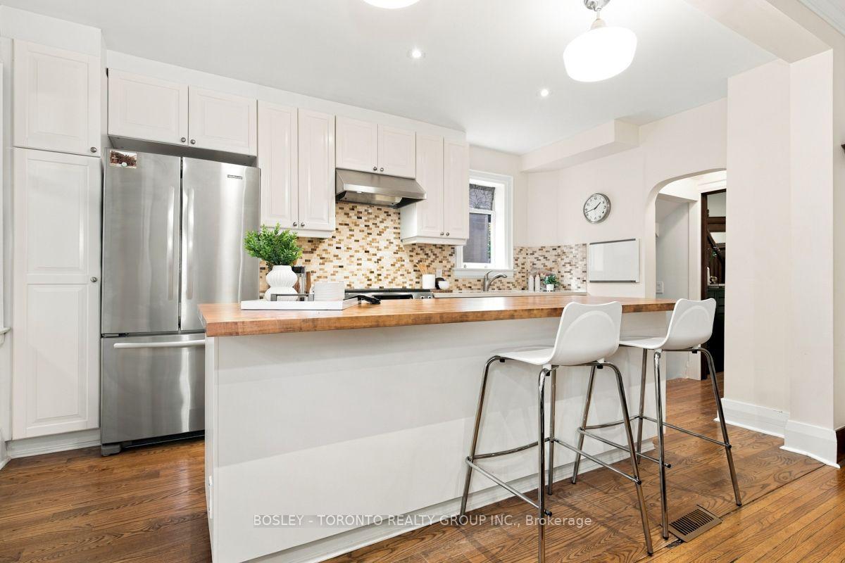 Photo 12 of 47 Raymond Avenue, Toronto, Lambton Baby Point — HOMEH