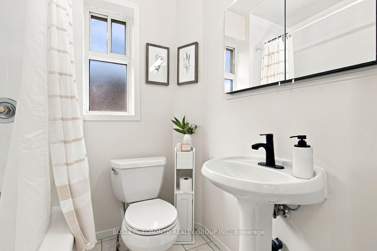 Photo 30 of 47 Raymond Avenue, Toronto, Lambton Baby Point — HOMEH