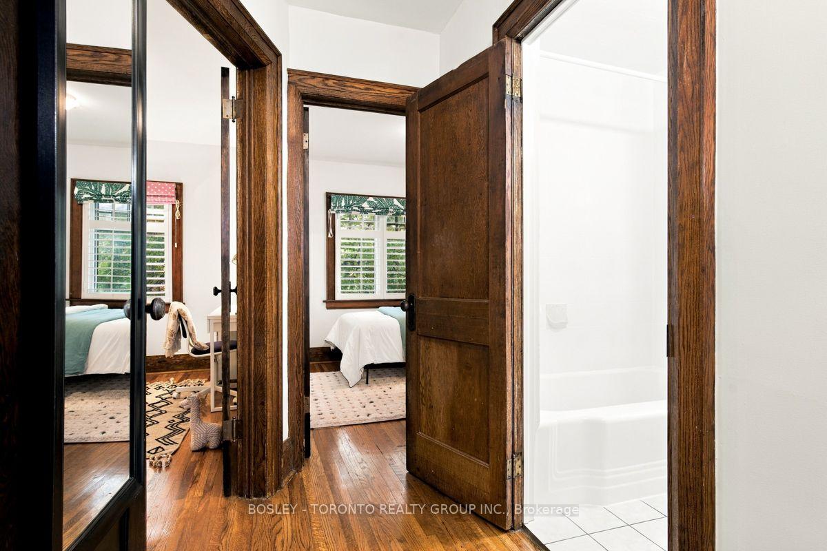 Photo 31 of 47 Raymond Avenue, Toronto, Lambton Baby Point — HOMEH