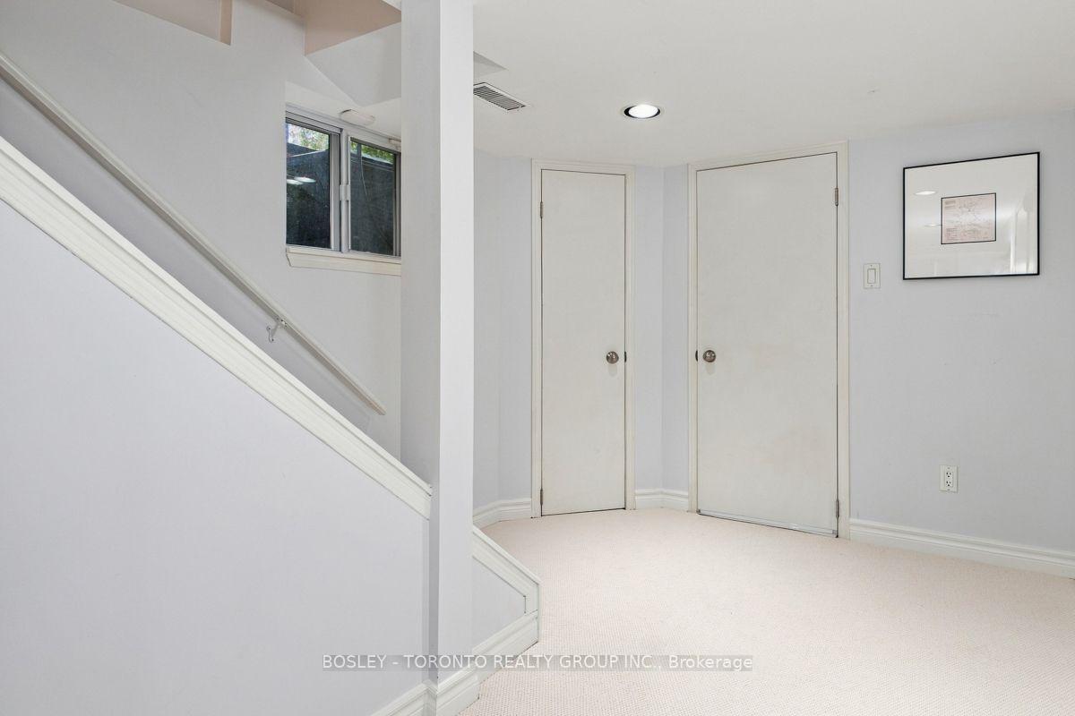 Photo 33 of 47 Raymond Avenue, Toronto, Lambton Baby Point — HOMEH