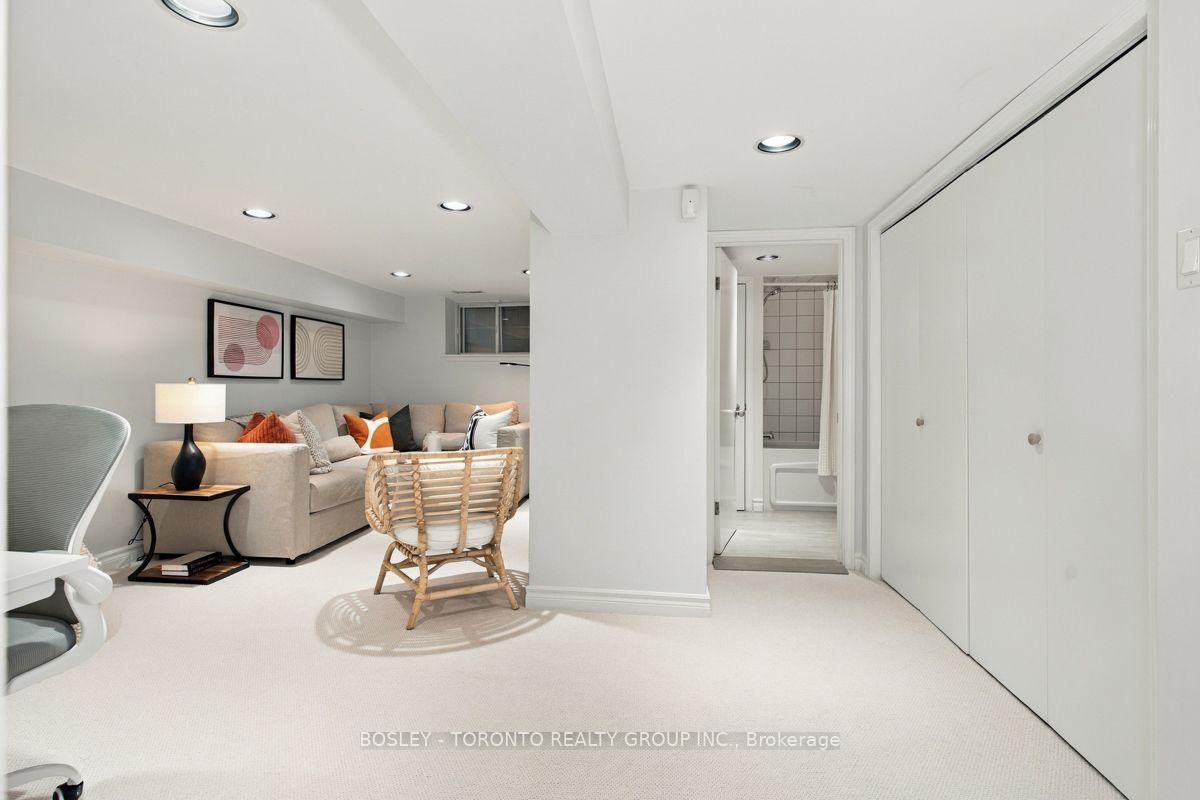 Photo 34 of 47 Raymond Avenue, Toronto, Lambton Baby Point — HOMEH