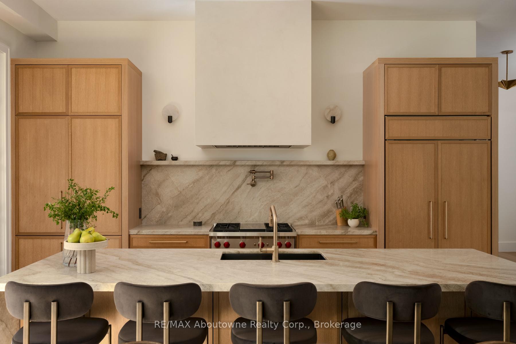 Photo 9 of 203 Weybourne Road, Oakville, West — HOMEH