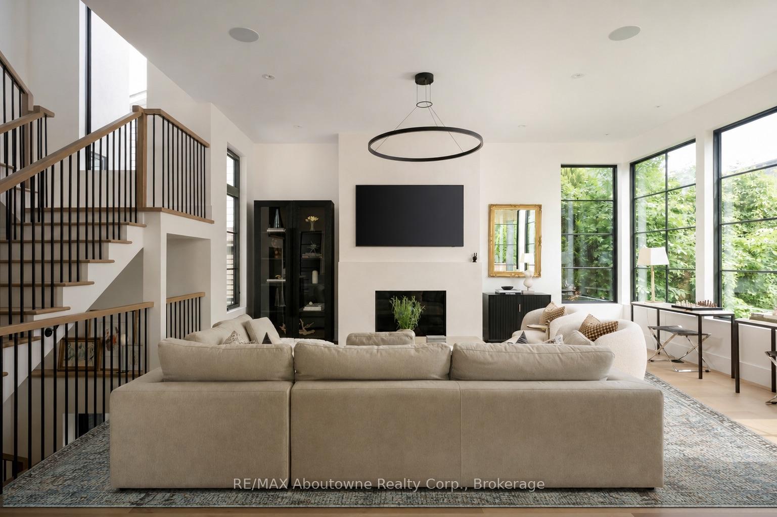 Photo 16 of 203 Weybourne Road, Oakville, West — HOMEH