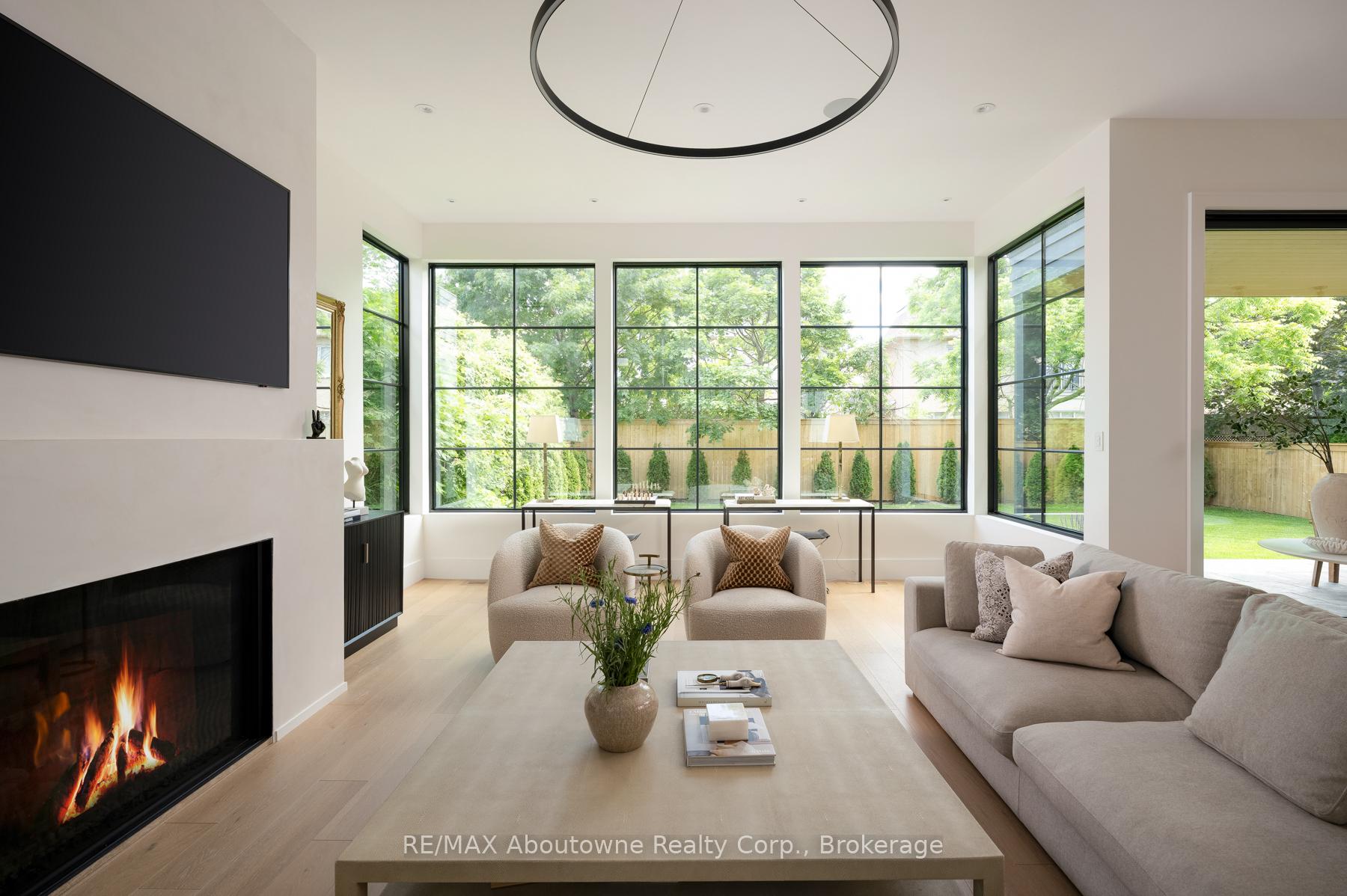 Photo 17 of 203 Weybourne Road, Oakville, West — HOMEH