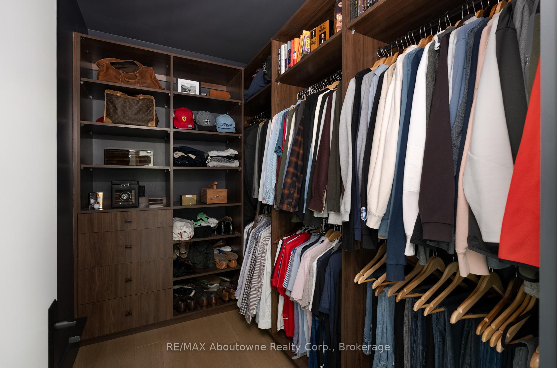 Photo 24 of 203 Weybourne Road, Oakville, West — HOMEH