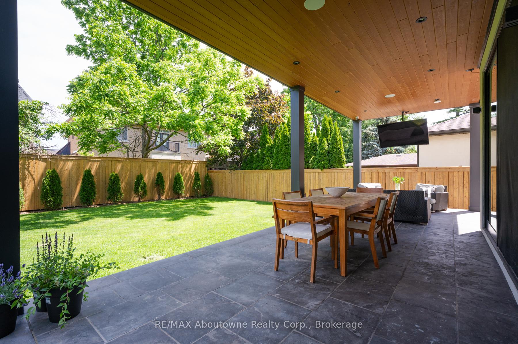 Photo 42 of 203 Weybourne Road, Oakville, West — HOMEH