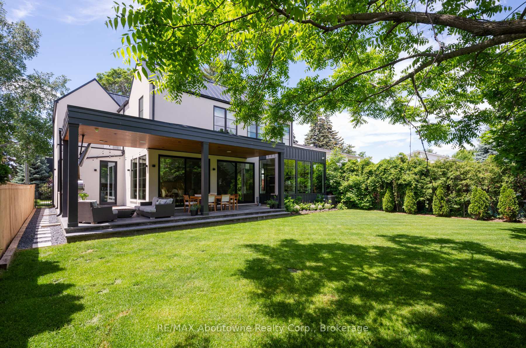 Photo 45 of 203 Weybourne Road, Oakville, West — HOMEH