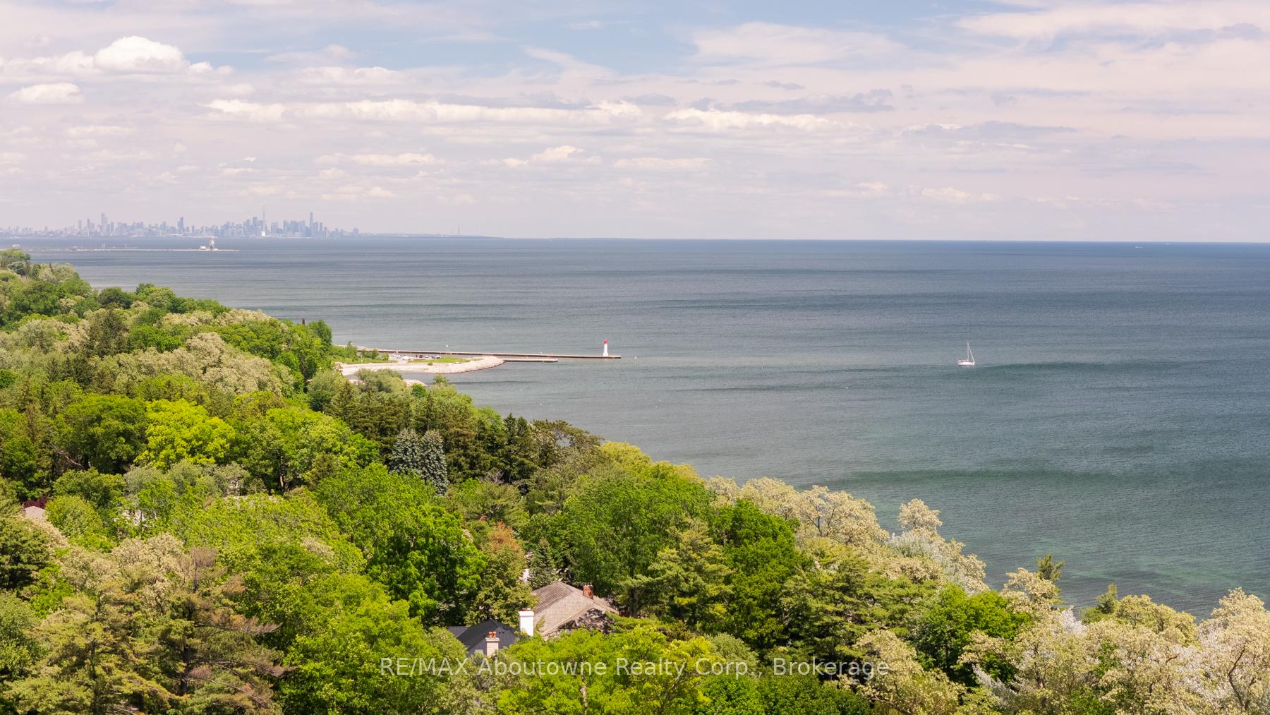 Photo 48 of 203 Weybourne Road, Oakville, West — HOMEH