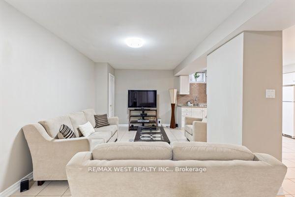 Photo 9 of 47 Timber Lane, Vaughan, East Woodbridge — HOMEH