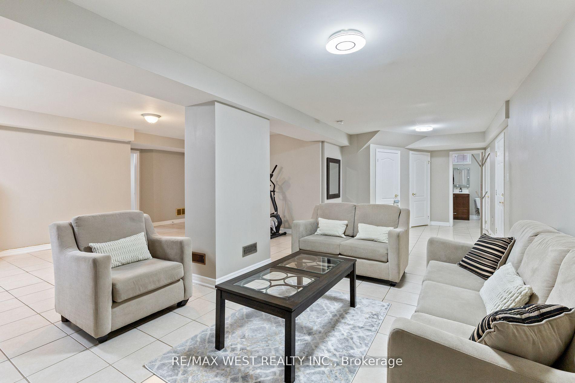 Photo 11 of 47 Timber Lane, Vaughan, East Woodbridge — HOMEH