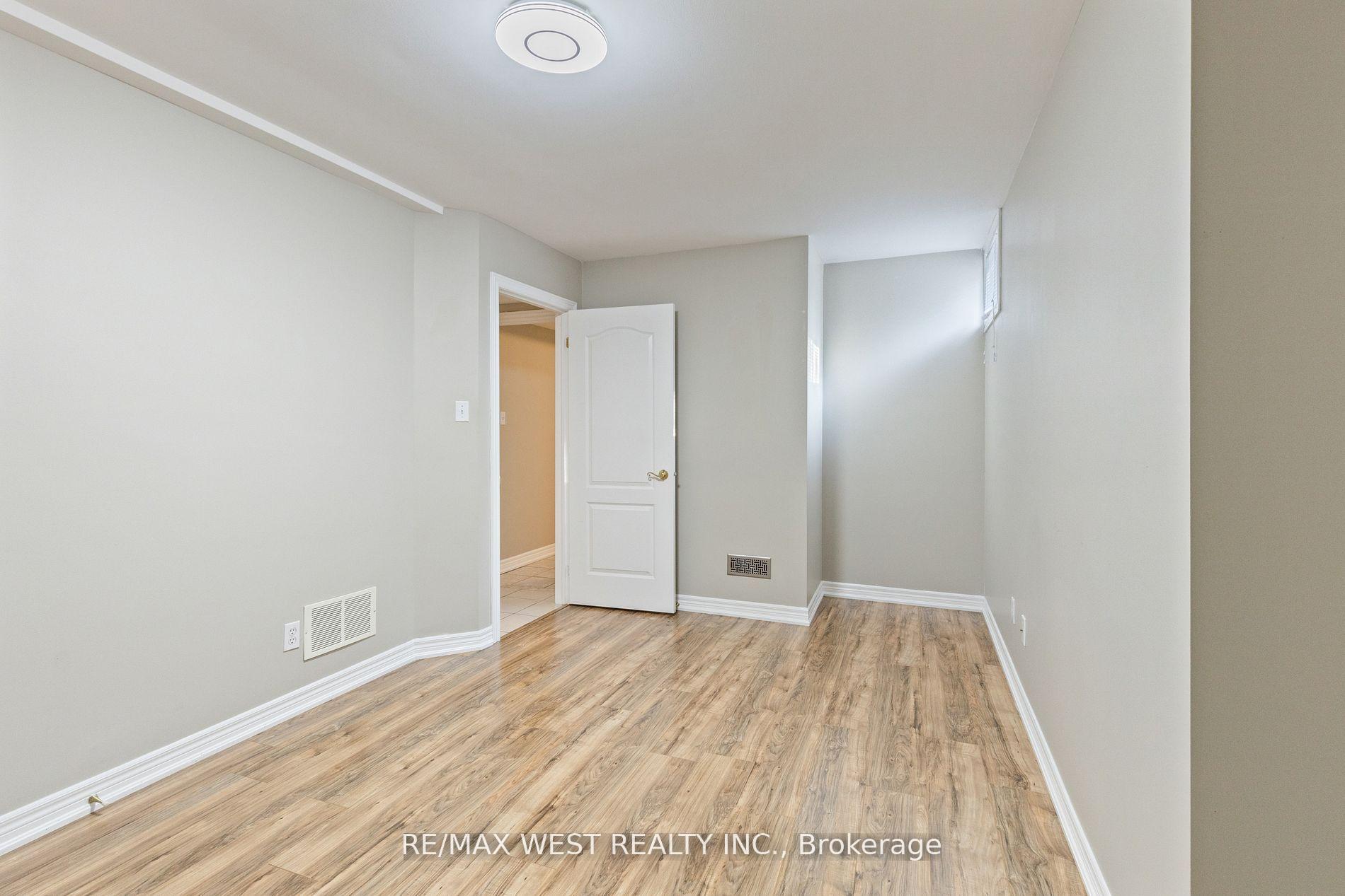 Photo 18 of 47 Timber Lane, Vaughan, East Woodbridge — HOMEH