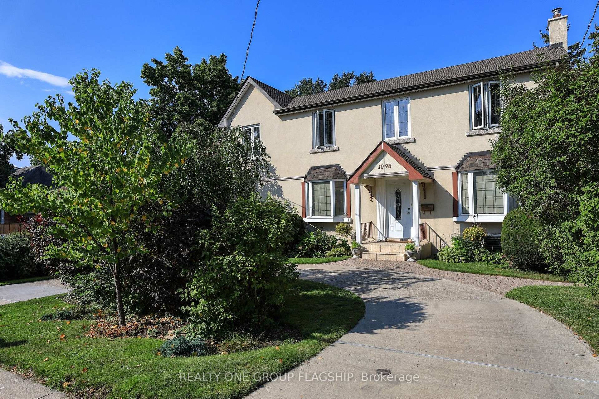 Photo 2 of 1098 Kipling Avenue, Etobicoke, Islington-City Centre West — HOMEH
