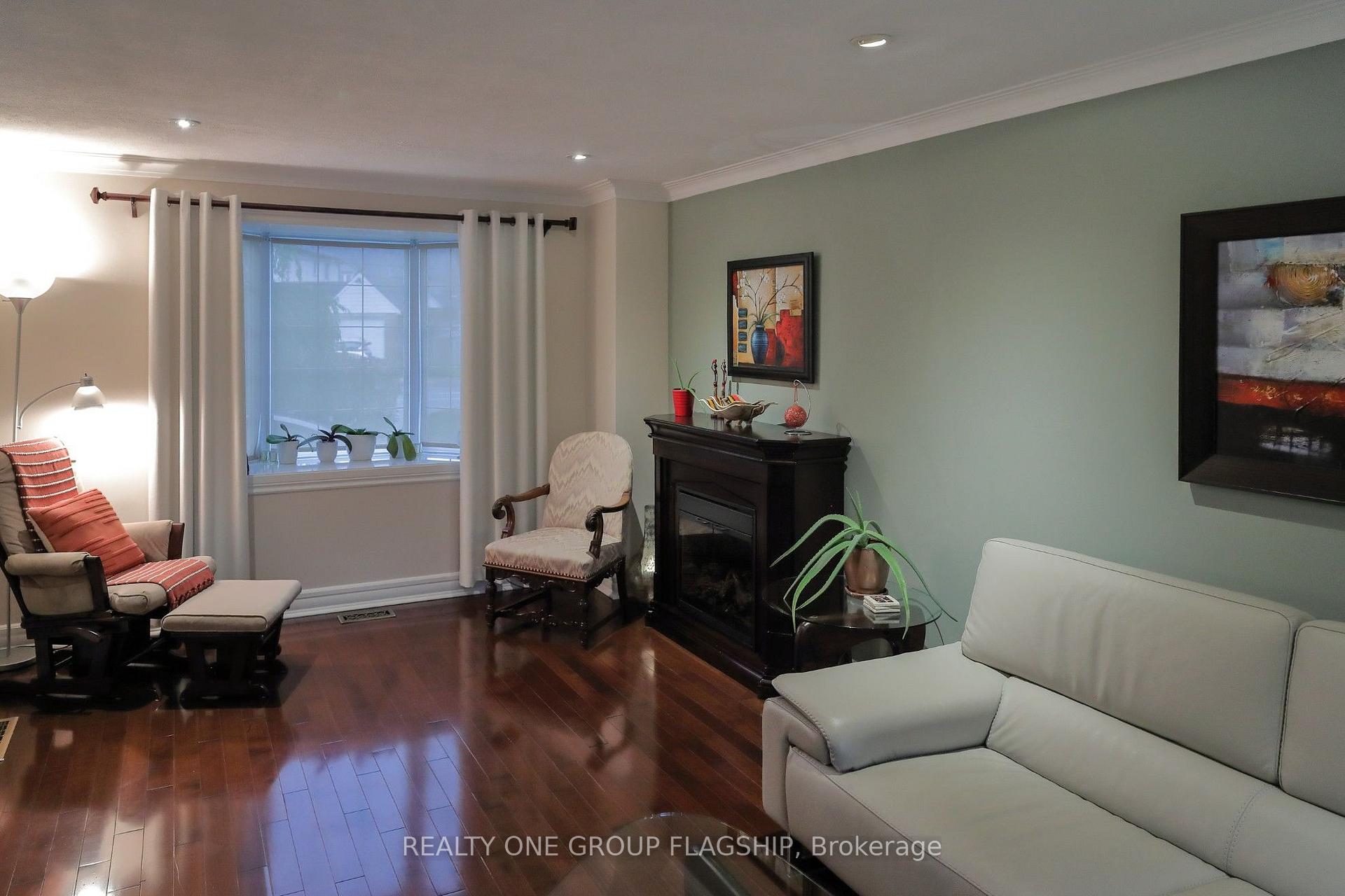 Photo 5 of 1098 Kipling Avenue, Etobicoke, Islington-City Centre West — HOMEH